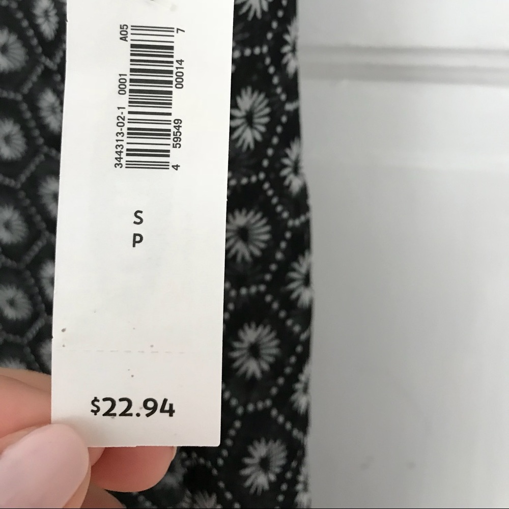 Patterned Sheer Top - Picture 3 of 4